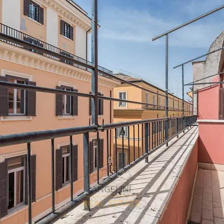 By The Spanish Steps Apartment Rome