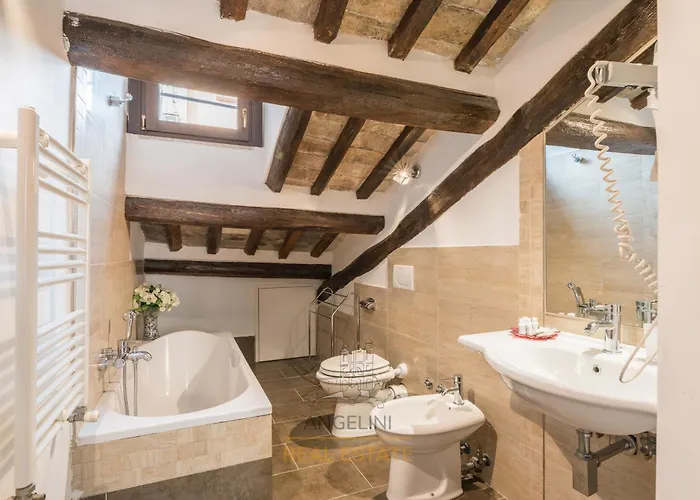 Apartment By The Spanish Steps